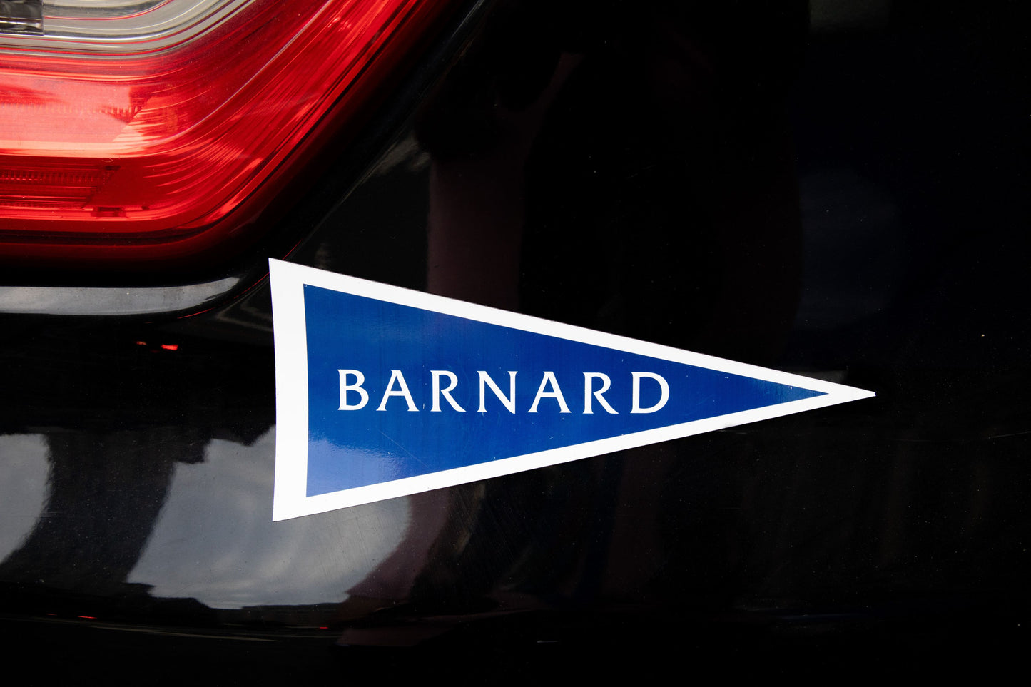 Barnard Pennant Magnet
